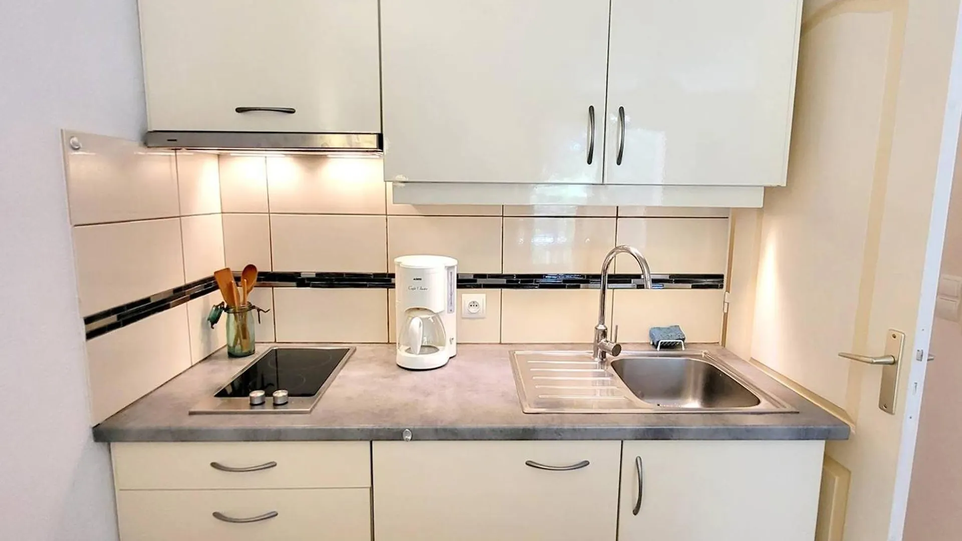 Appartement T2 Avec Piscine, Tennis Et Parking - A 400 M Des Plages Et Commerces - Fr-1-316-16 Six-Fours-les-Plages Apartment